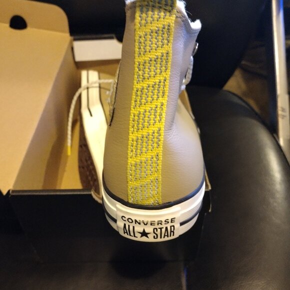 Converse AllStar Chuck Taylor Hi-Top Faux Leather Sherpa Fur Excellent Condition - Picture 9 of 10